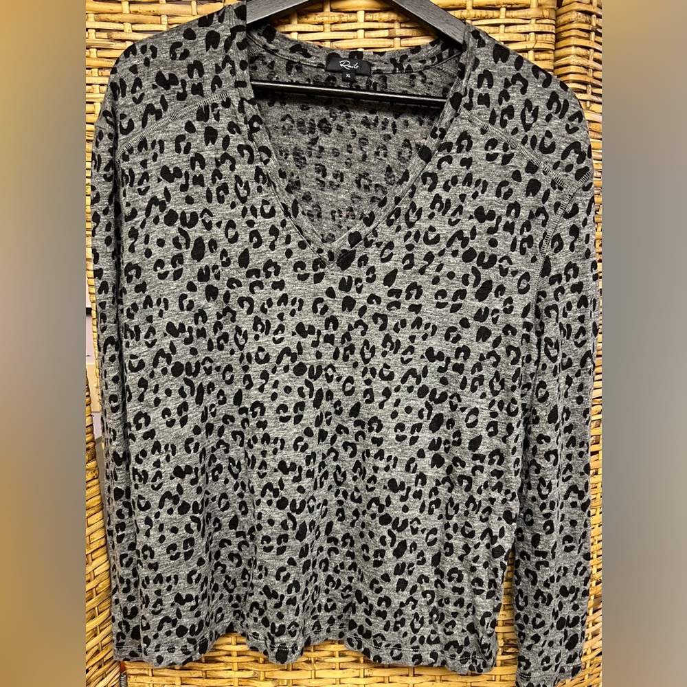 Rails- Sami V Neck Drop‎ Leopard Pattern-100% Linen, Size: XL, Grey/Black
